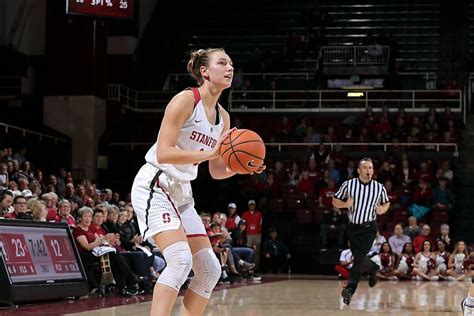 Stanford’s Alanna Smith a scoring threat from the outside as well