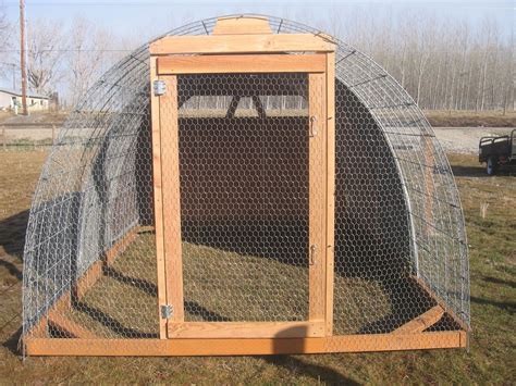 DIY Backyard Chicken Coops – DECOREDO | Backyard chicken coop plans ...