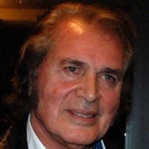 Engelbert Humperdinck - Age, Family, Bio | Famous Birthdays