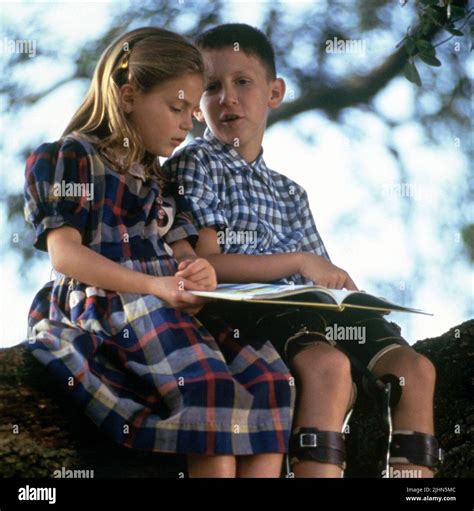 HANNA HALL, MICHAEL CONNER HUMPHREYS, FORREST GUMP, 1994 Stock Photo - Alamy