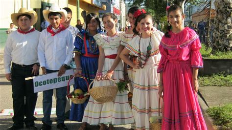 The Whites in Honduras!: Independence Parade