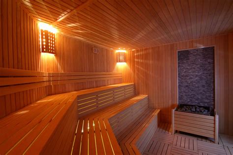 How to Choose a Sauna Light? (Fixtures & Bulbs Requirements)