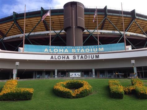 Aloha Stadium Swap Meet | Where's my hotel?