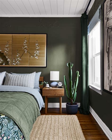 Peek Inside This Dark Green Bedroom For Major Small-Space Inspo – Clare