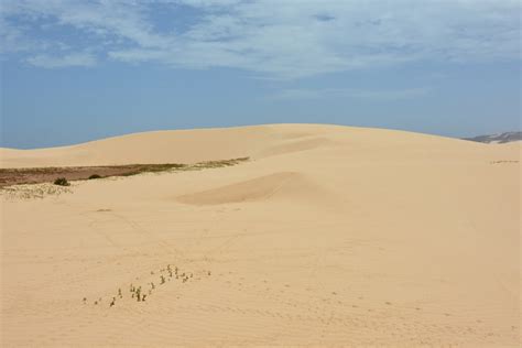 Best Time to Visit Cape Verde Islands (Climate Chart and Table)