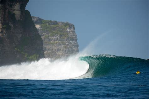 Perfect Uluwatu : Surfing Pictures