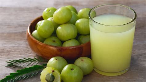 Benefits of drinking amla juice on empty stomach- Republic World