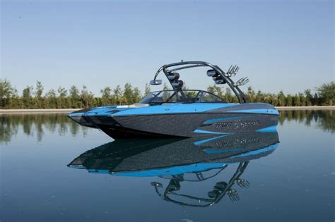 Malibu Boats Releases Wakesetter 24 MXZ | Wakeboard boats, Malibu boats, Boat