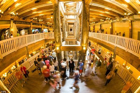 Life-Sized Noah’s Ark at Theme Park in Kentucky | Amusing Planet