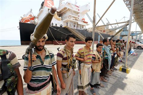 Iran-Backed Houthis Move Into Yemen’s Hodeidah as Clashes Erupt ...