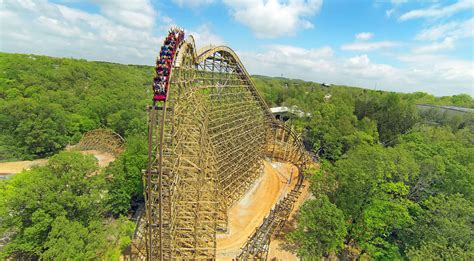 8 Alasan Traveler Harus Kunjungi Korea Selatan, Roller Coaster Kayu Tertingginya Bikin Perut ...