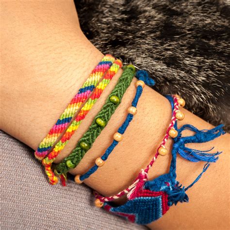 Make Super Easy Friendship Bracelets to Donate - DIYToDonate