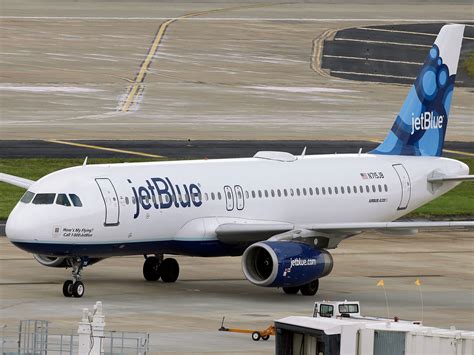 JetBlue Flight 915 emergency exposes lithium-battery fire threat - Business Insider