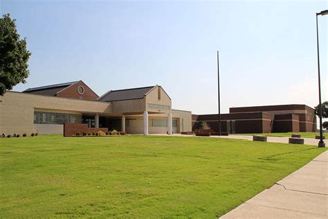 Hudson Middle School | Garland Independent School District