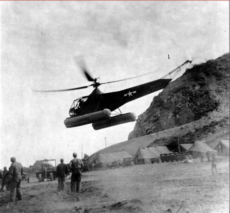 American Sikorsky R-4 helicopter taking off from Iwo Jima - May 1945 [632 x 578] : r/HistoryPorn