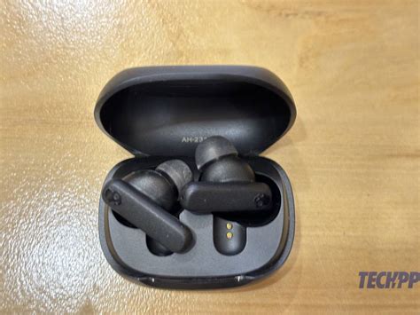 Skullcandy Smokin’ Buds Review: The Bass Boss Goes Balanced on a Budget ...