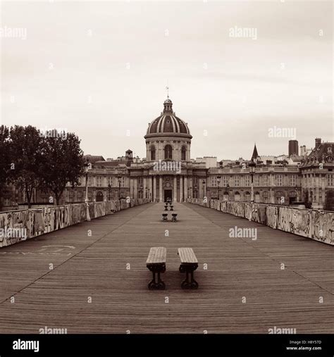 Pont des Arts over River Seine in Paris Stock Photo - Alamy