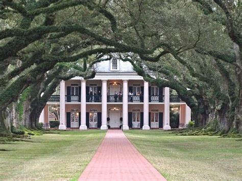 Oak Alley Plantation, Louisiana : r/RedDeadOnline