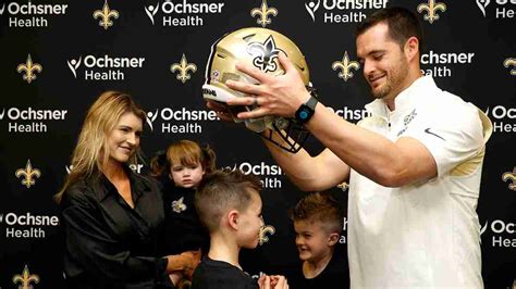 Derek Carr's Daughter Gave Raiders Shoutout at Saints Practice