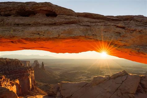 Mesa Arch Sunrise Photography Guide - Adventuring Eyes