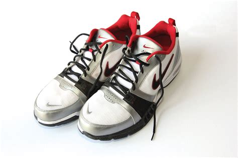 File:Sports shoes.jpg - Wikimedia Commons