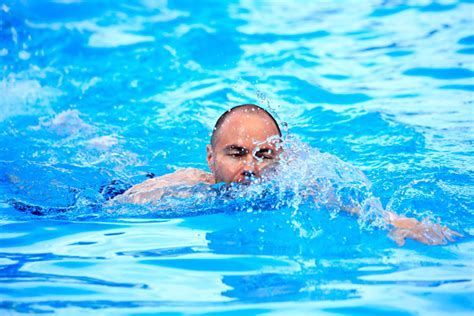 Learn Basic Swimming Techniques to Feel Safe in the Water