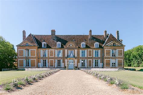 Private Estate Wedding in Burgundy – The White Wren