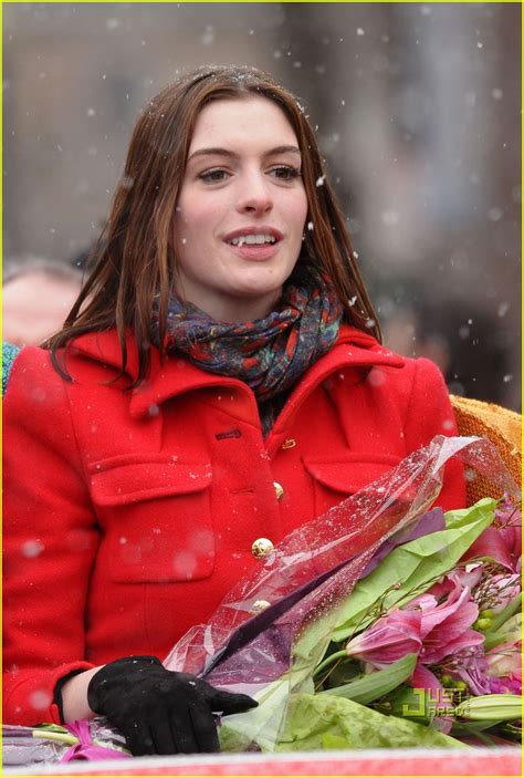 Anne Hathaway: Hasty Pudding Parade!: Photo 2412224 | Anne Hathaway Photos | Just Jared ...