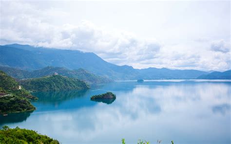 Lugu Lake of Lijiang - Lijiang Attractions - China Top Trip