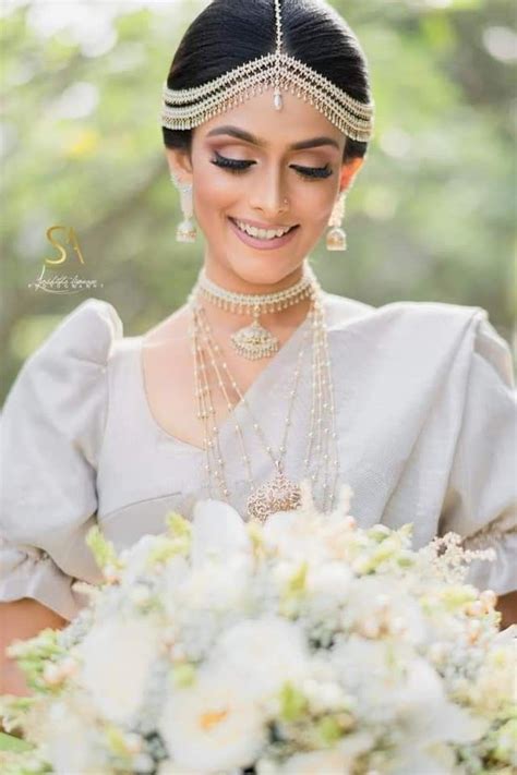 Pin by sureka dis on wedding ideas | Indian bride makeup, Wedding attire, Bride