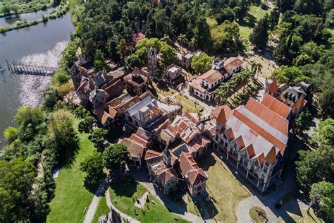 Architecture without Architects? Campanópolis, the Small Medieval Village Born from Recycling in ...