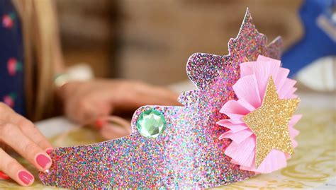 25 Princess Crowns DIYs for You & Your Little Crafter