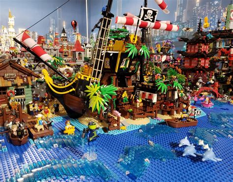 Pirates have washed ashore in the Lego city : r/lego