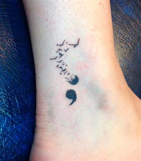 【Tatuajes punto y coma】 Significado y mejores diseños