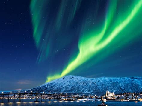 Enchanting Northern Lights of Lofoten Islands in Norway