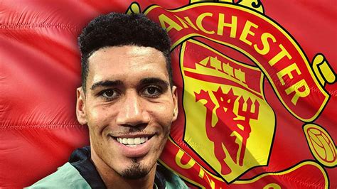 Manchester United Eating Vegan Thanks to Chris Smalling | LIVEKINDLY