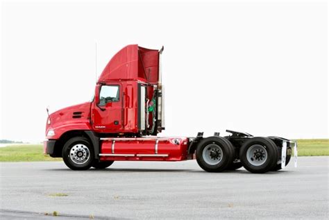 Mack Trucks Updates Its Natural-Gas Powered Semi Tractors