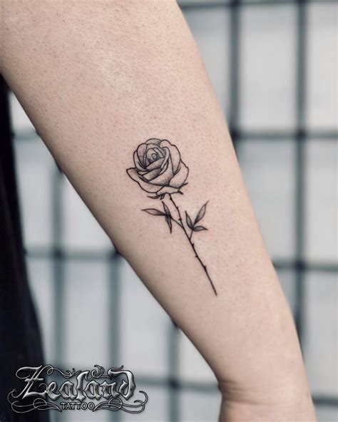 Share more than 74 pictures of a rose tattoo super hot - in.coedo.com.vn