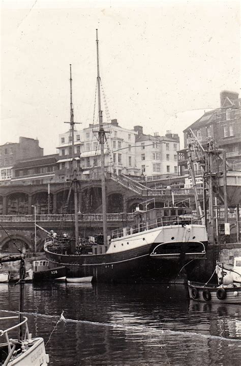 thanetonline: Ramsgate Harbour, date the picture.