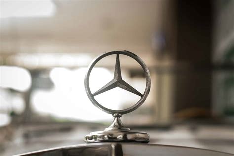 Who owns Mercedes-Benz? | Business Strategy Hub