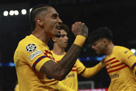 Raphinha scores twice as Barcelona beats PSG 3-2 in 1st leg of ...