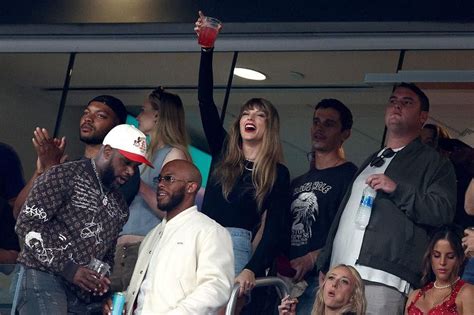 Taylor Swift's NFL era: Pop star again watches Chiefs, Kelce amid ...