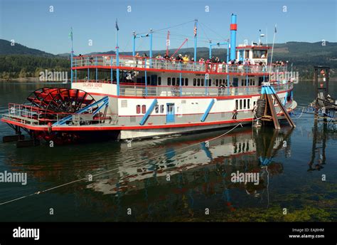 Paddle Boat, Columbia River Gorge, USA Stock Photo - Alamy