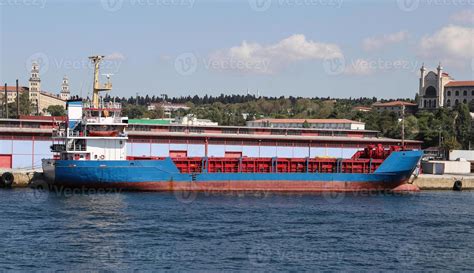 Cargo ship loading 10296509 Stock Photo at Vecteezy