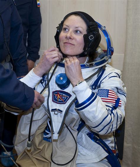 Friends of NASA: NASA Astronaut Tracy Dyson Receives 3rd International ...