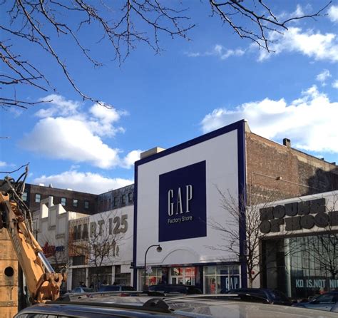 Gap Factory Store - Men's Clothing - 264 W 125th St, Harlem, New York, NY - Yelp