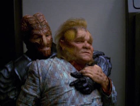 Star Trek: Voyager Rewatch: “Flesh and Blood” | Tor.com