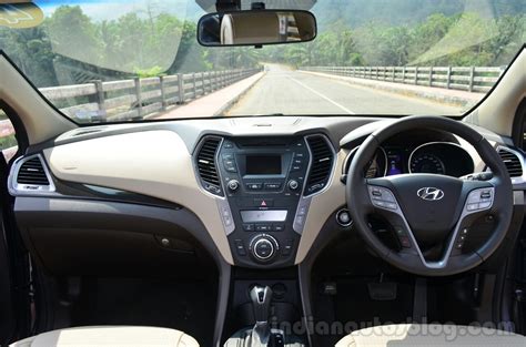 2013 Hyundai Santa Fe Review interior