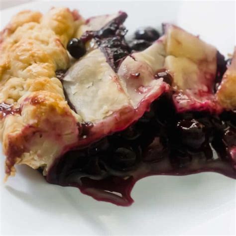 Huckleberry Pie Recipe – State of Dinner