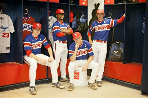 BASEBAll senior photo. LOCKER ROOM. GUY senior photography. HERITAGE ...